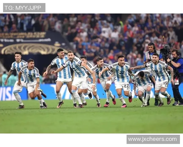 双标足球球星的争议行为与公众形象塑造:透视明星背后的不公平对待